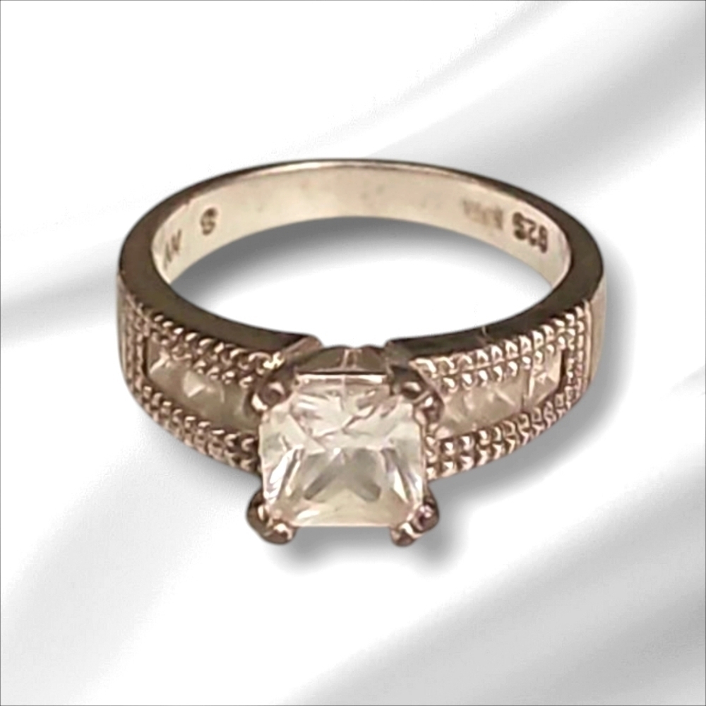 Ring Silver Square Solitaire & accent Stones Cubic Zirconia Sterling 925 Size 8